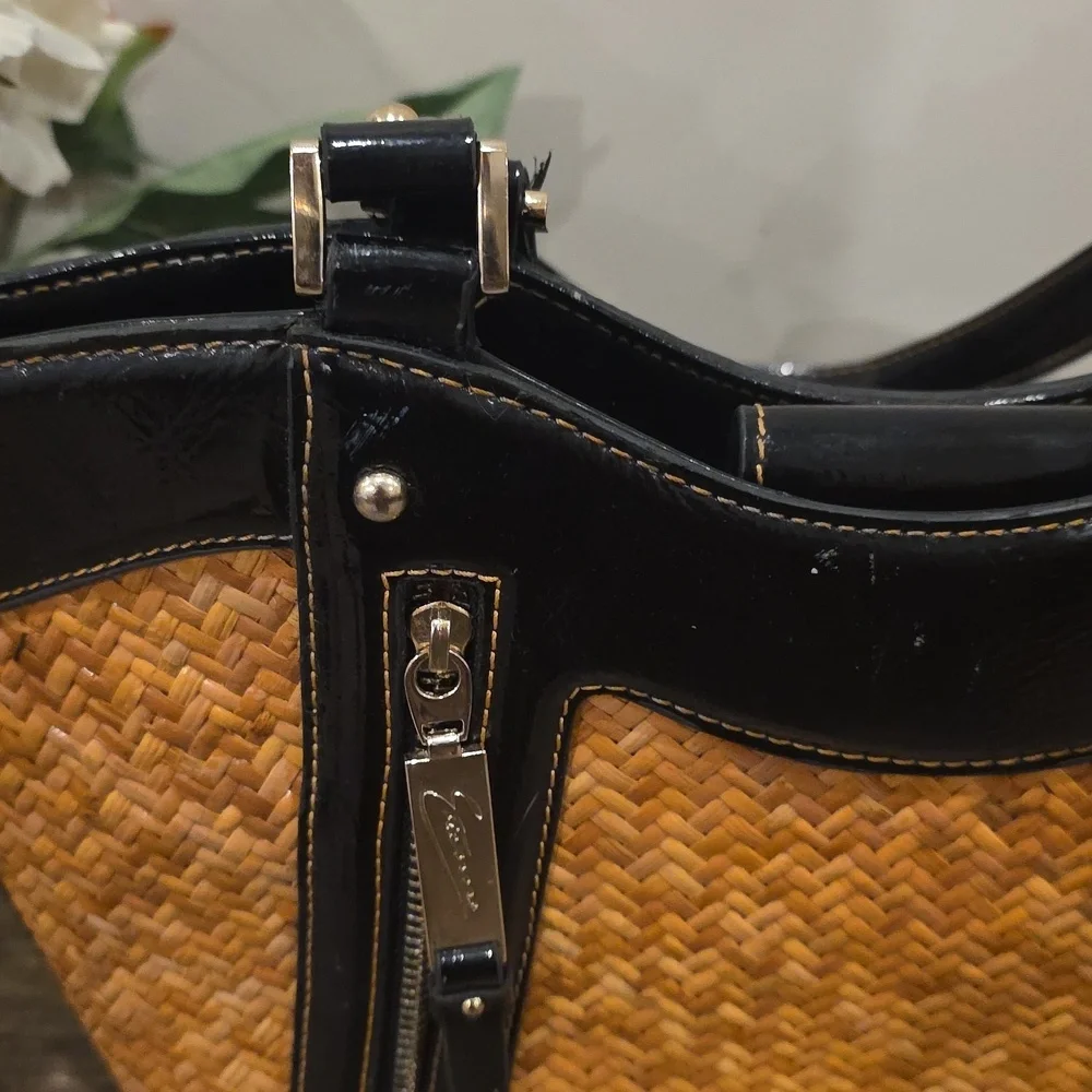 Etienne Collection PRIVEE' Woven And PATENT LEATHER TOTE - Picture 12 of 13